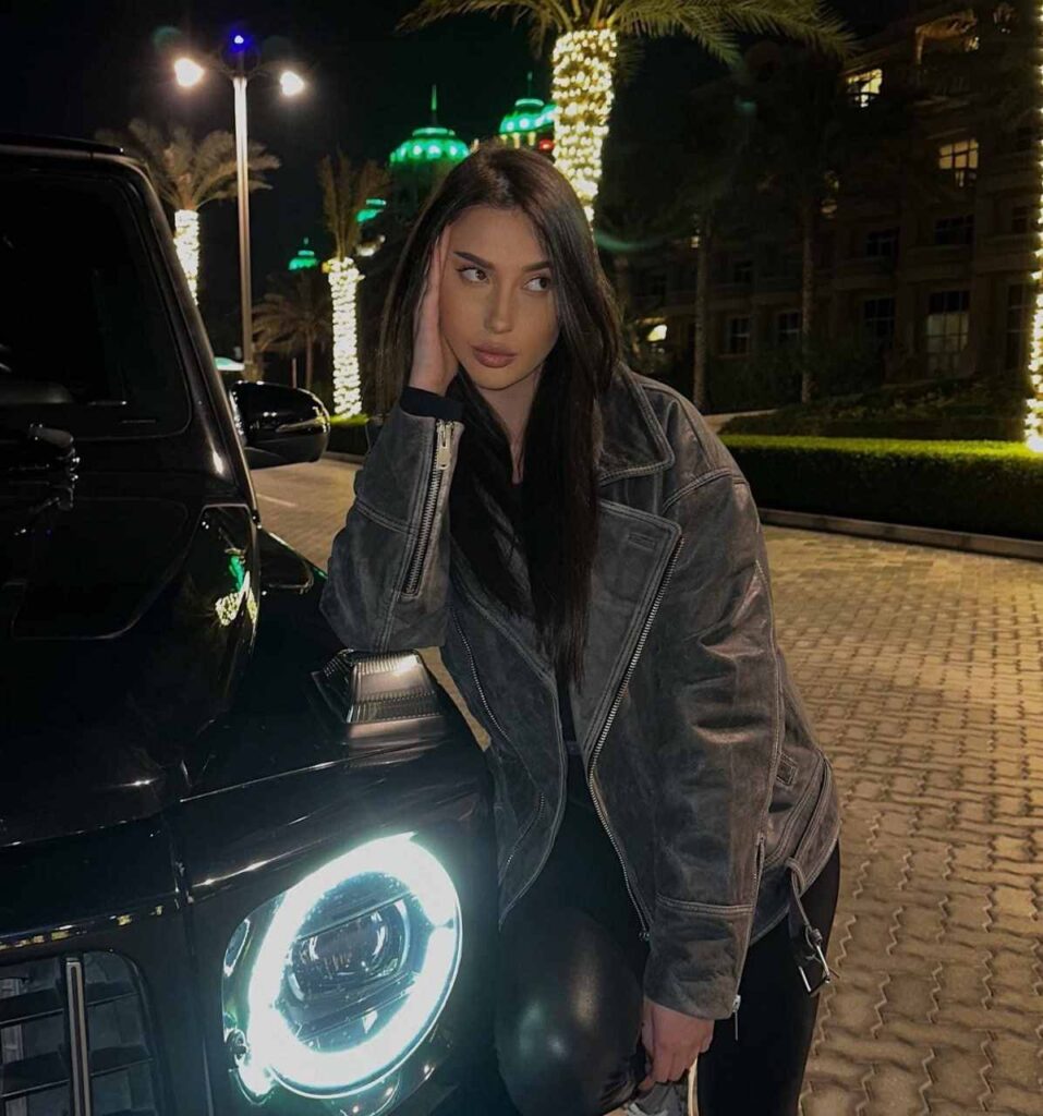 Девушка эскорт