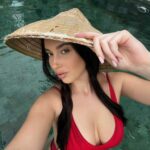 Эскорт-модель