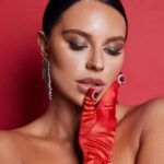 Девушка на час