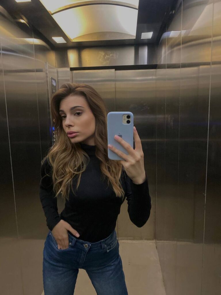 Девушка эскорт