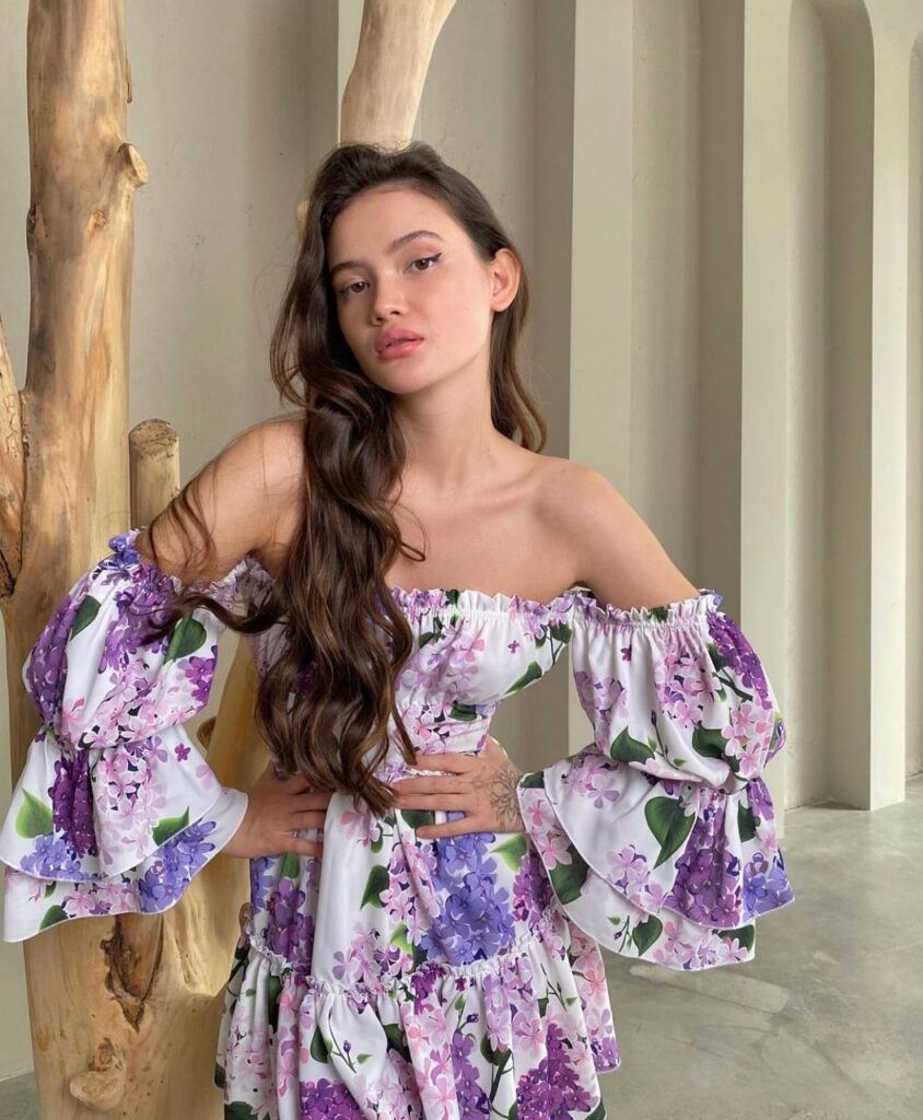 Девушка эскорт