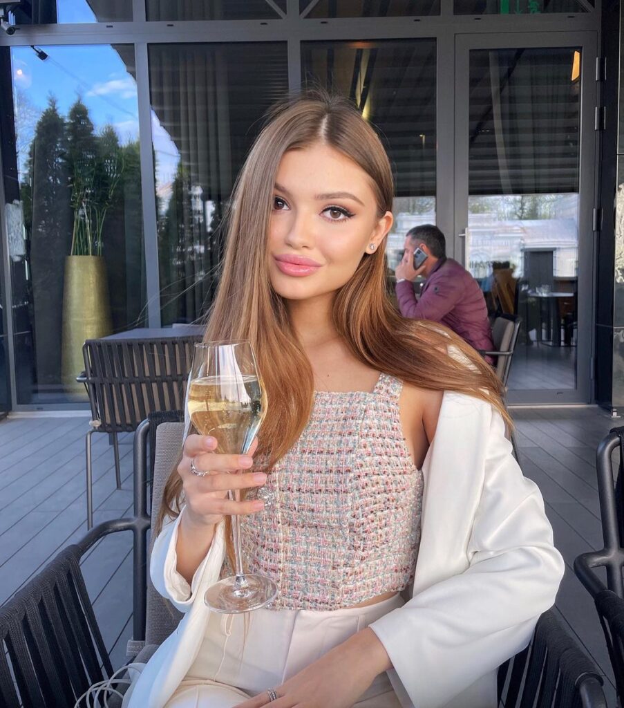 Московская эскортница