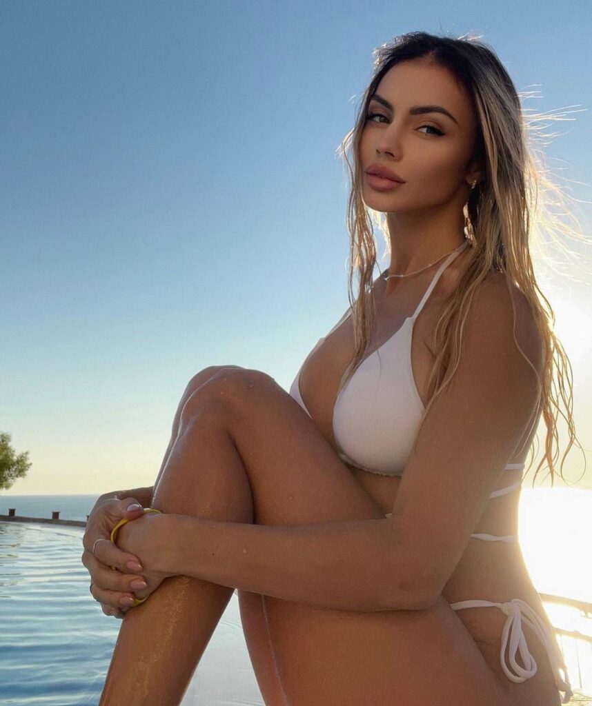 Московская эскортница