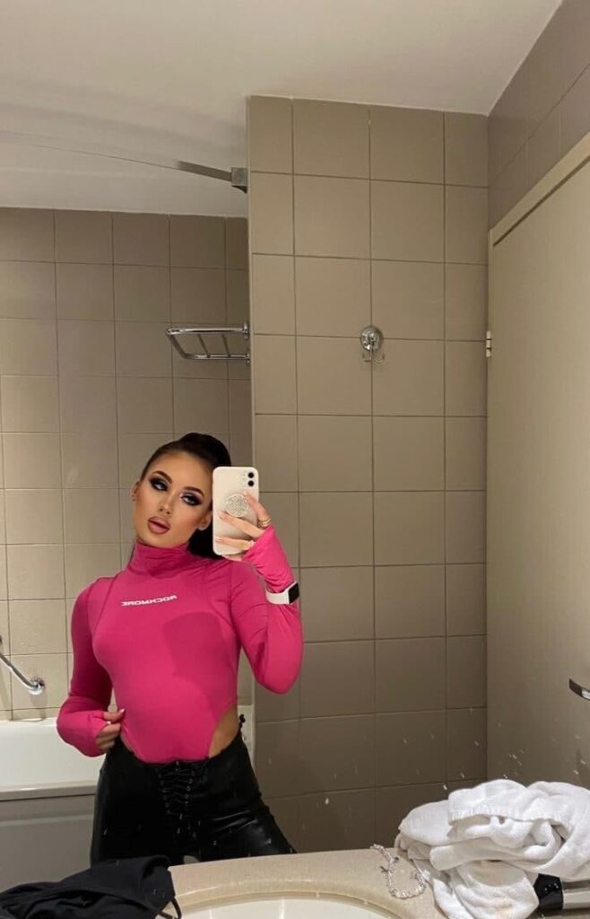 Девушка на час