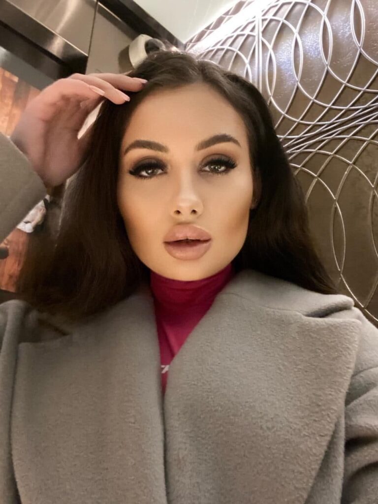 Девушка на час